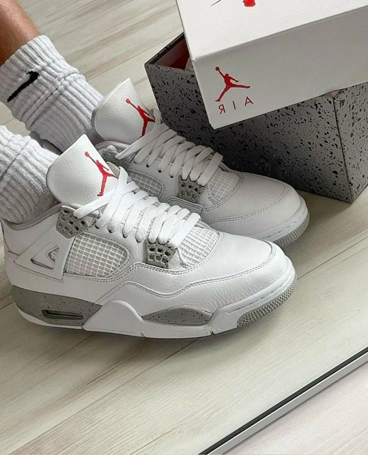 Jordan 4 Oreo