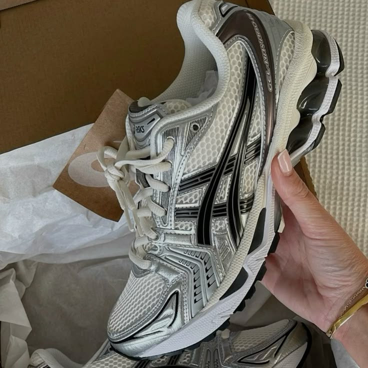 Asics Kayano